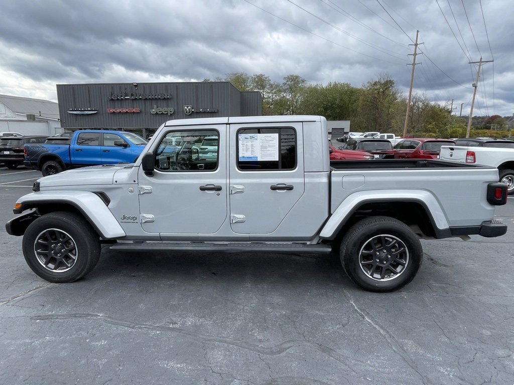 Used 2023 Jeep Gladiator Overland image 8