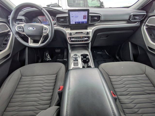 Used 2021 Ford Explorer XLT w/ Class III Trailer Tow Package image 12