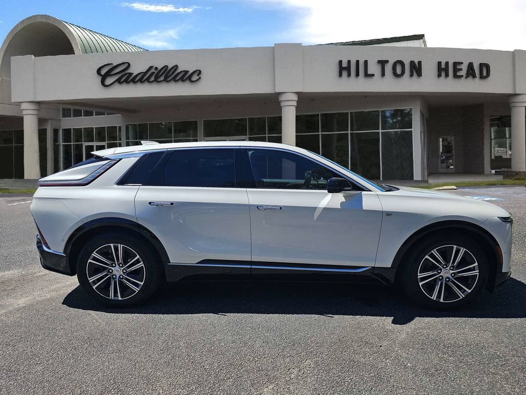 Certified 2024 Cadillac Lyriq Luxury w/ LPO, Floor Liner Package AWD/4WD image 7