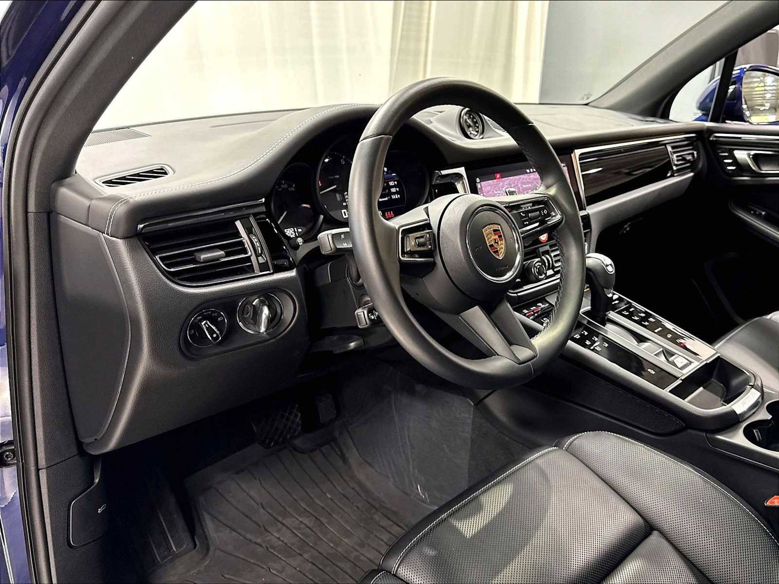 Used 2026 Porsche Macan AWD/4WD image 6
