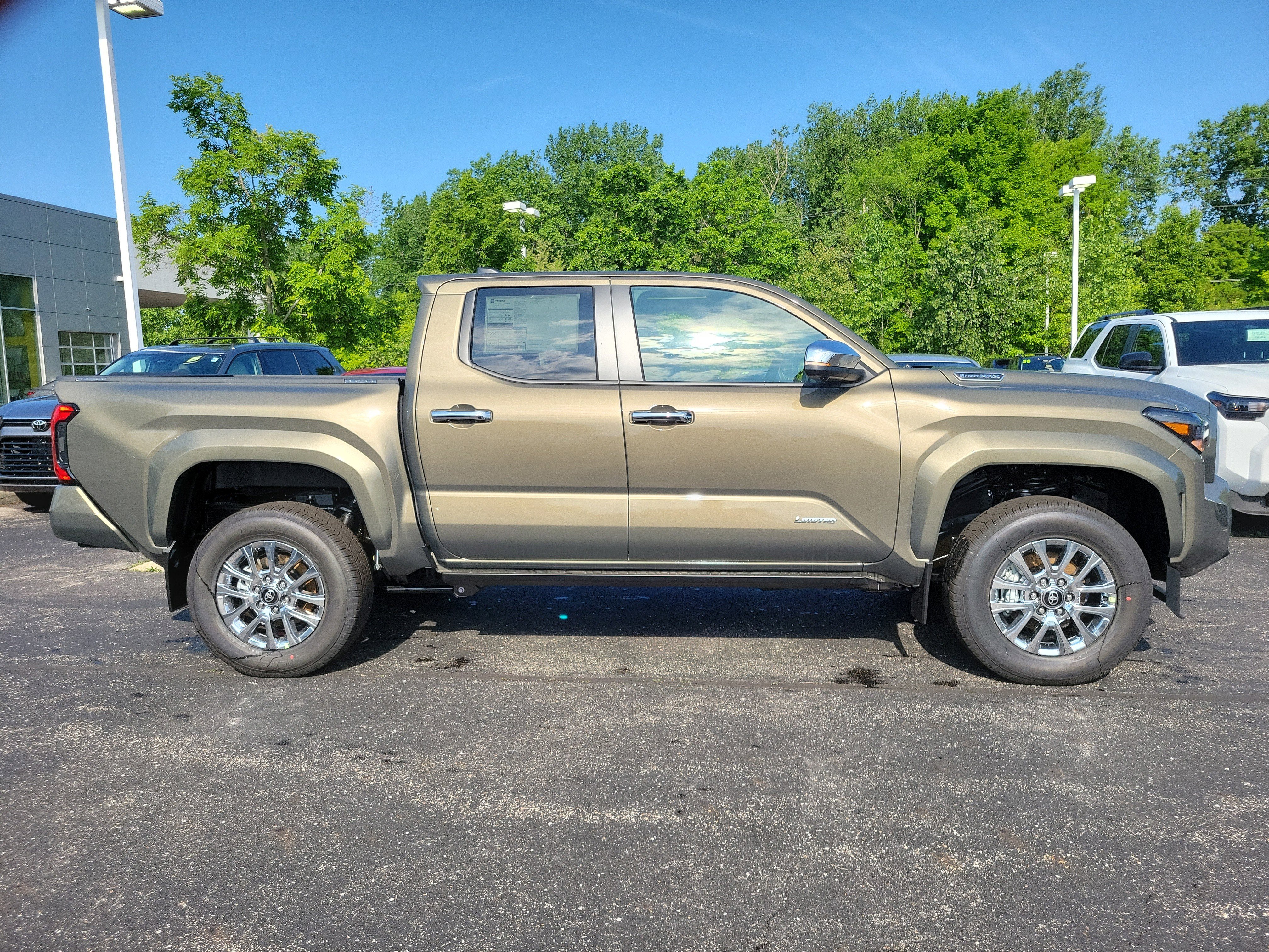 New 2026 Toyota Tacoma Limited AWD/4WD image 3