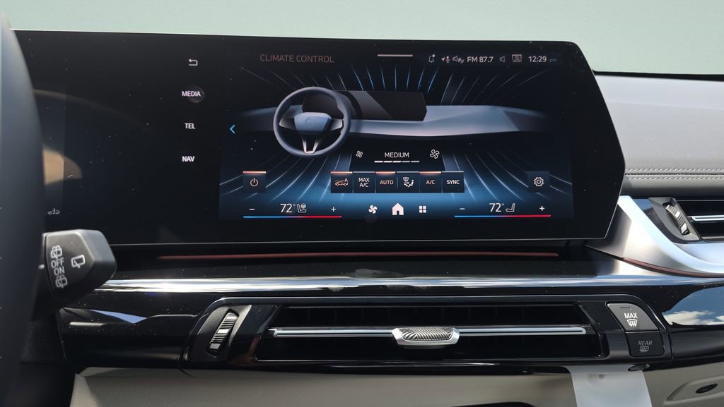 New 2026 BMW X1 xDrive28i AWD/4WD image 18