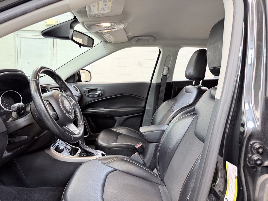 Used 2017 Jeep Compass Latitude w/ Safe & Security Group AWD/4WD image 15