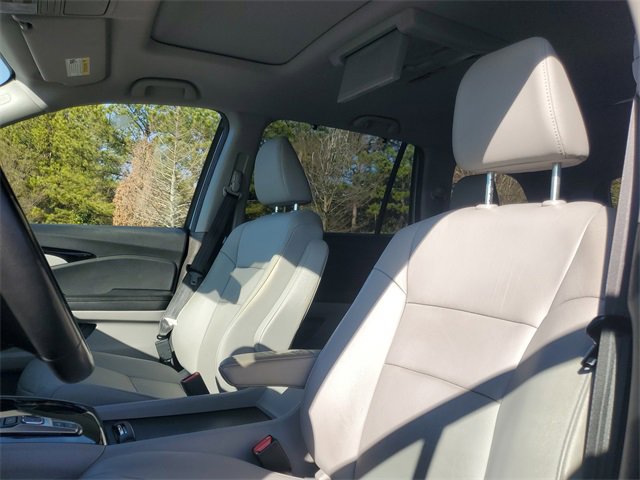 Used 2017 Honda Pilot Touring image 16