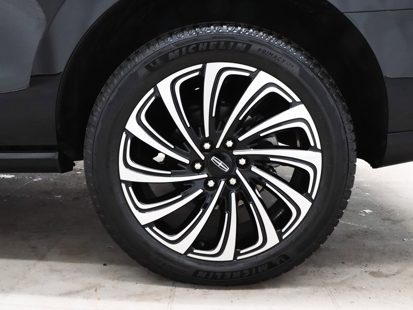 Used 2025 Lincoln Navigator Black Label image 9