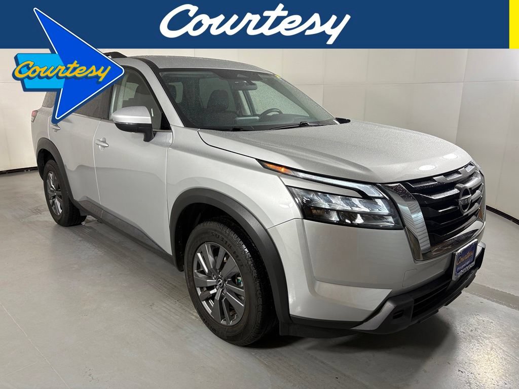 Used 2024 Nissan Pathfinder SV