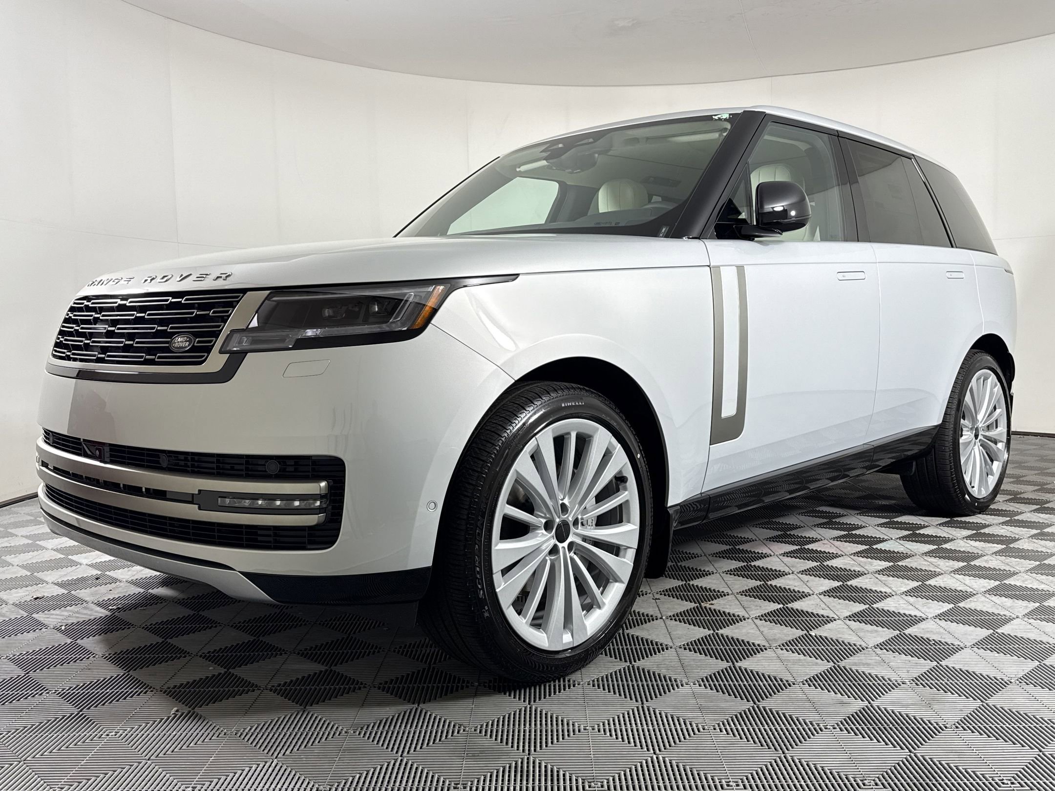 New 2026 Land Rover Range Rover SE