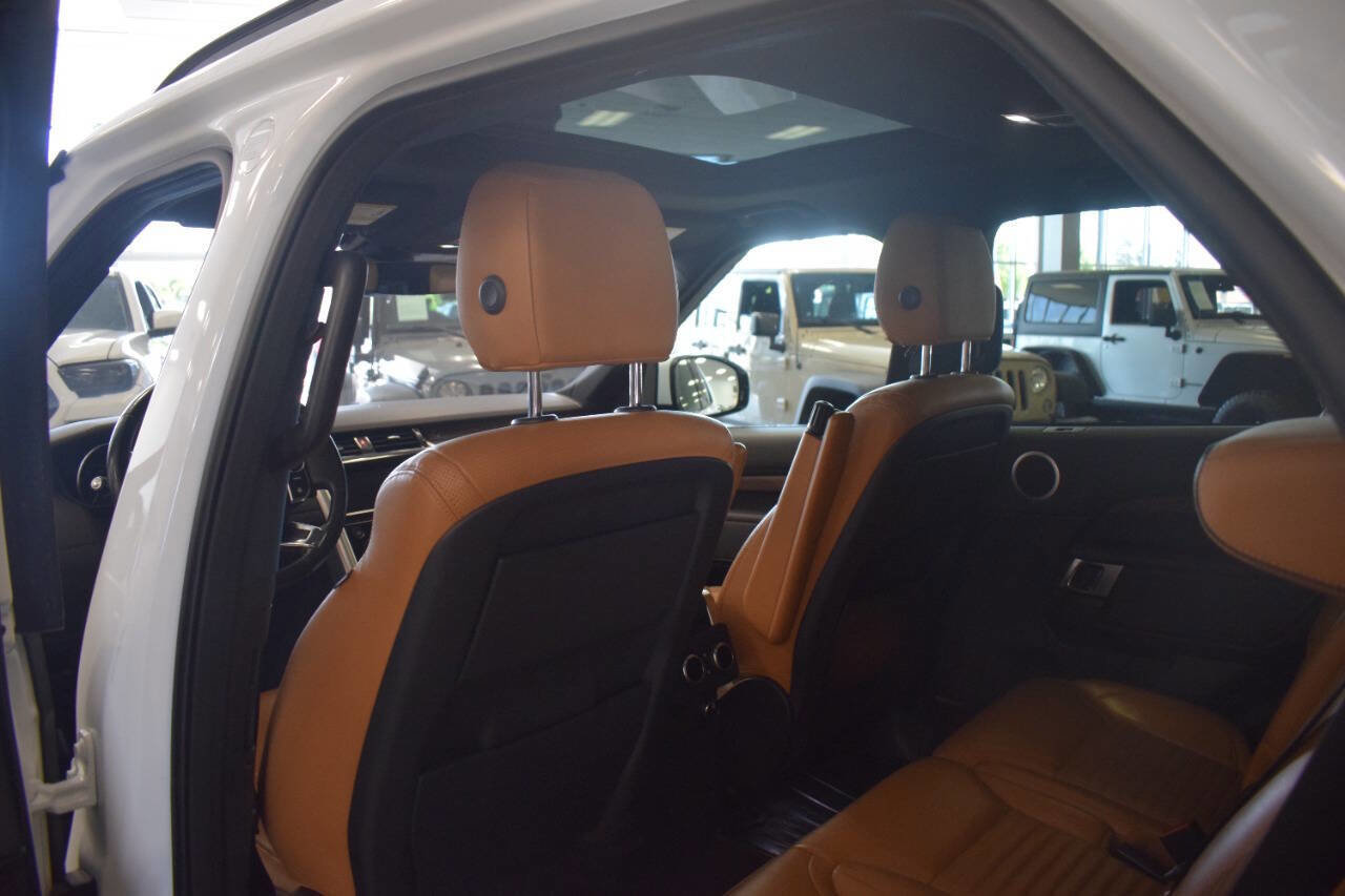 Used 2017 Land Rover Discovery HSE AWD/4WD image 59