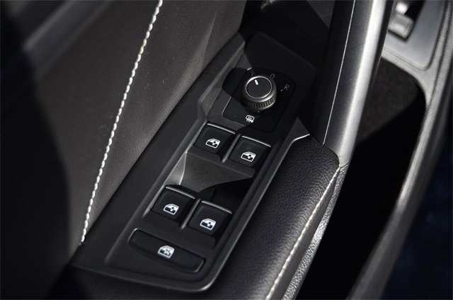 Certified 2022 Volkswagen Tiguan SE w/ Panoramic Sunroof Package image 8