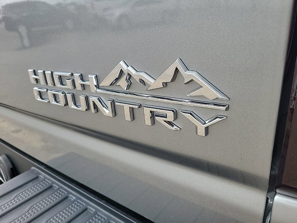 Used 2024 Chevrolet Silverado 2500 High Country w/ High Country Premium Package AWD/4WD image 26