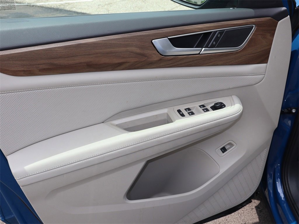 New 2025 Volkswagen Atlas SE image 14