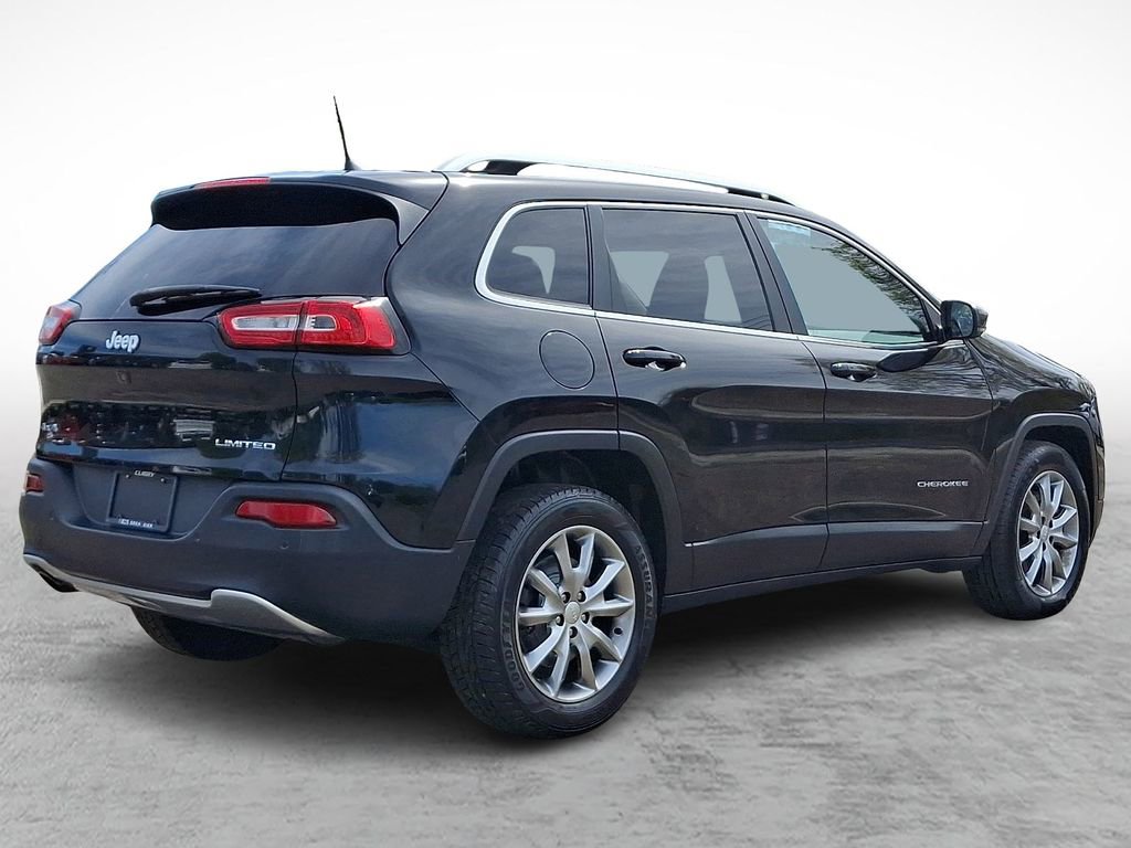 Used 2018 Jeep Cherokee Limited AWD/4WD image 4