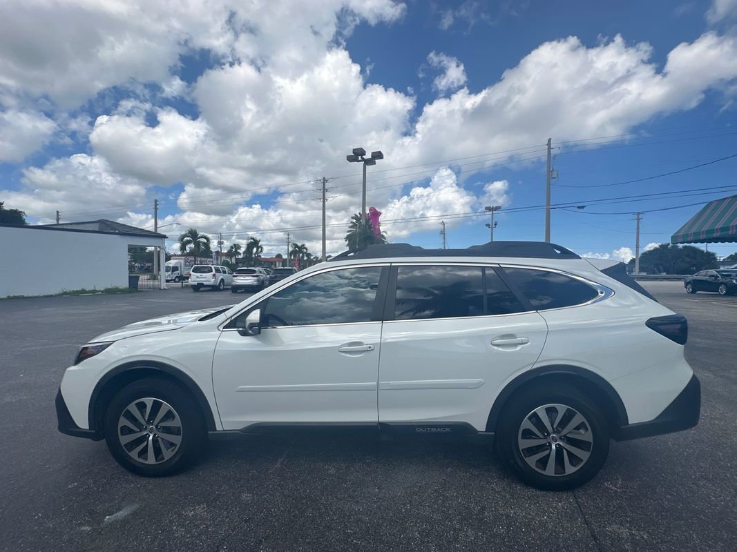 Used 2020 Subaru Outback Premium image 4