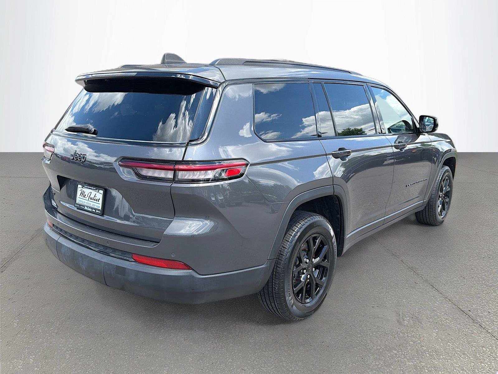 Used 2024 Jeep Grand Cherokee L Laredo AWD/4WD image 4