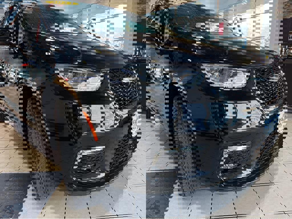 Used 2024 Chrysler Pacifica Touring-L image 5