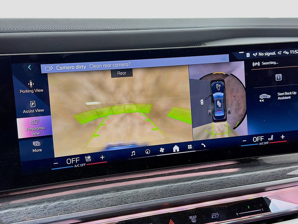 Used 2023 BMW 760i xDrive w/ Executive Package image 40