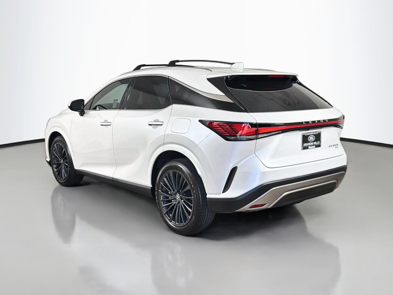 Used 2025 Lexus RX 350h w/ Convenience Package AWD/4WD image 3