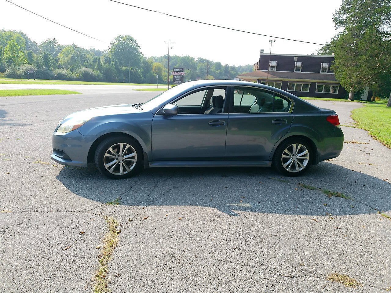 Used 2014 Subaru Legacy 2.5i Premium AWD/4WD image 10
