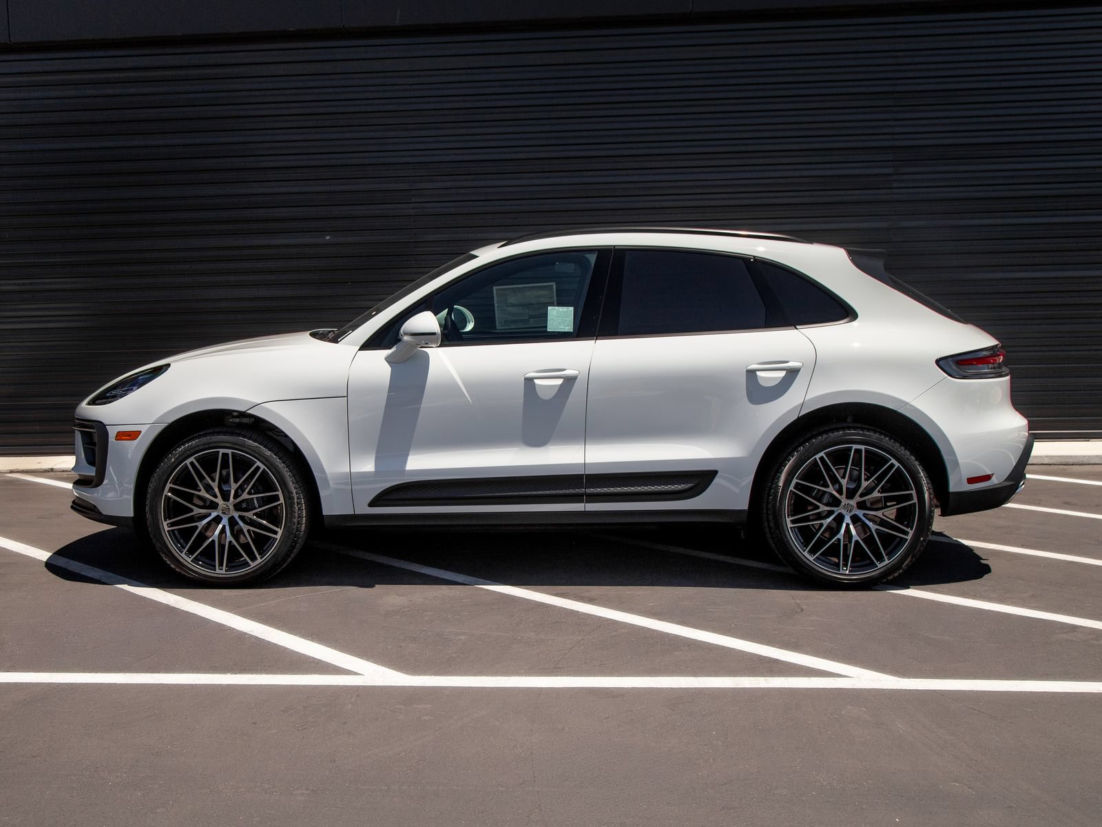 New 2026 Porsche Macan AWD/4WD video 2