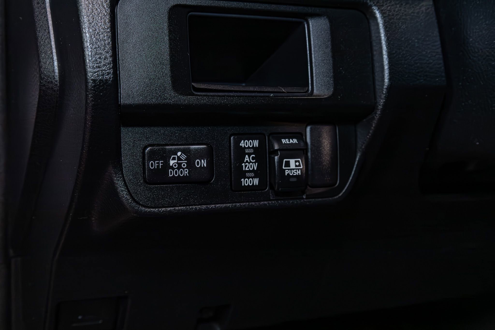Used 2017 Toyota Tacoma TRD Sport w/ Tow Package (A/T) image 16