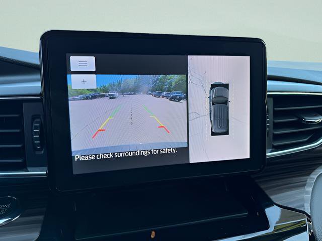 Used 2022 Ford Explorer Limited w/ Hybrid Equipment Group 310A AWD/4WD image 12