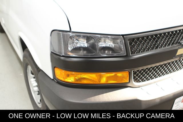 Used 2019 Chevrolet Express 3500 w/ Driver Convenience Package RWD image 7