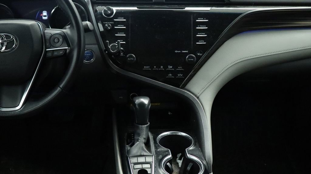 Used 2020 Toyota Camry XLE FWD image 24