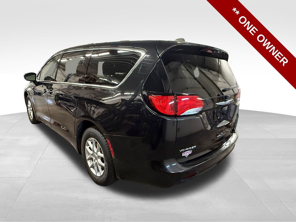 Used 2022 Chrysler Voyager LX FWD image 3
