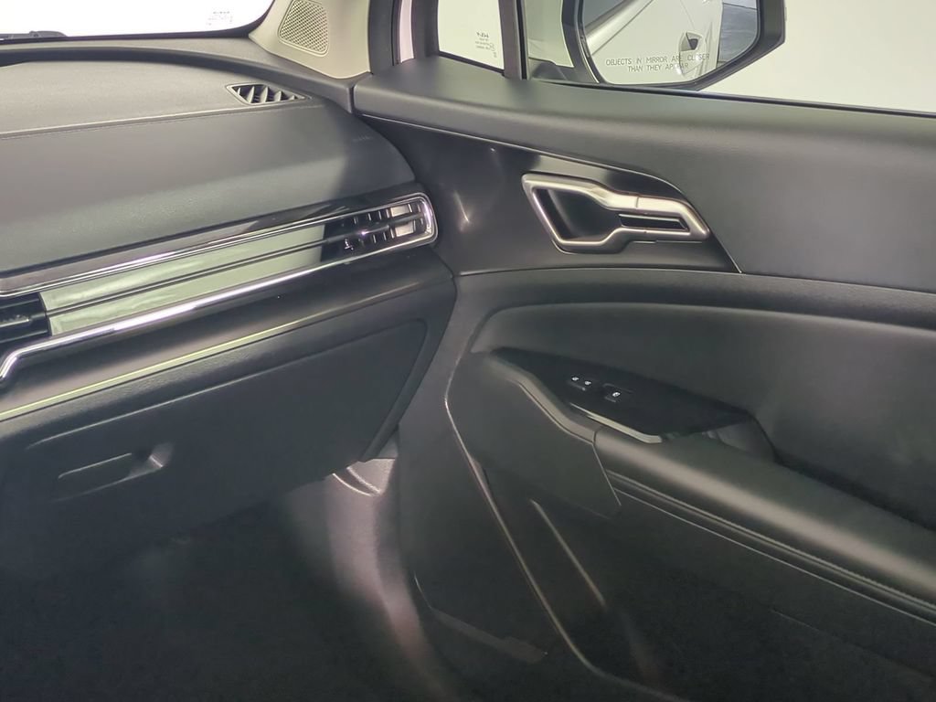 Used 2025 Kia Sportage EX FWD image 19