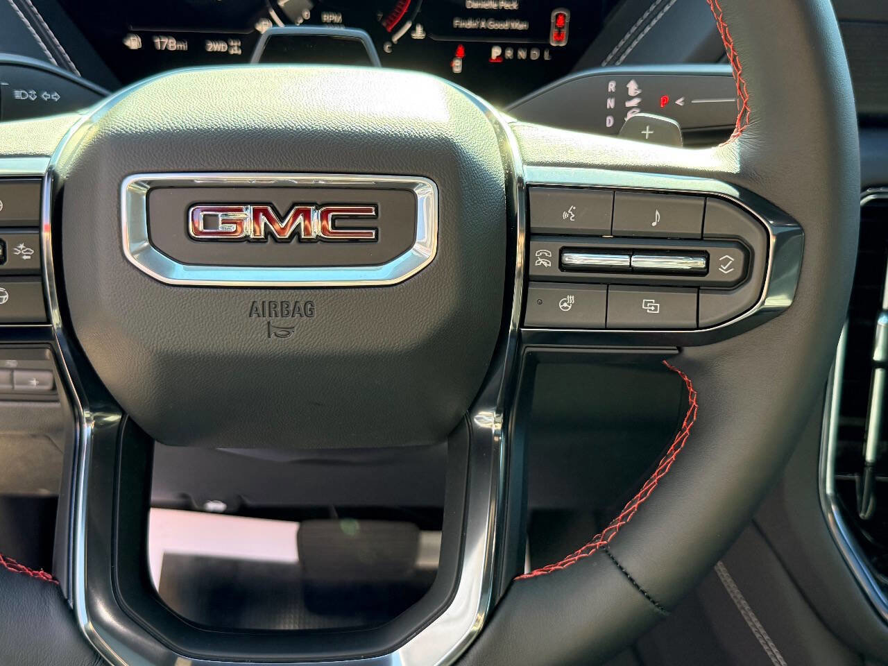 Used 2025 GMC Yukon AT4 Ultimate w/ LPO, Floor Liner Package image 28