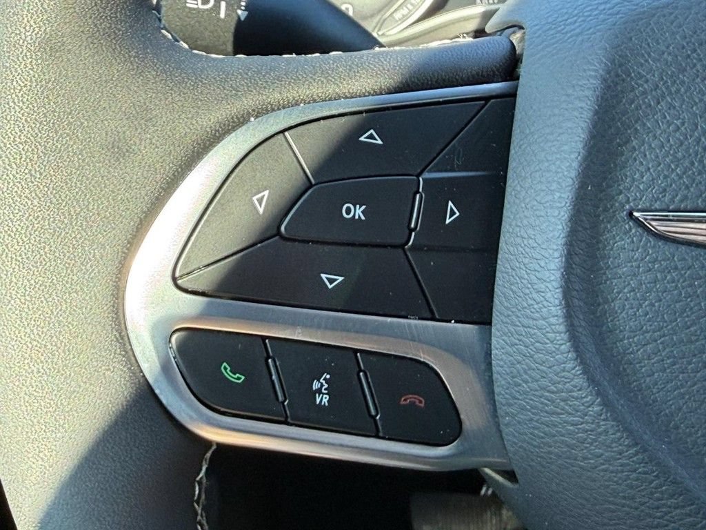 Used 2026 Chrysler Pacifica Select AWD/4WD image 15