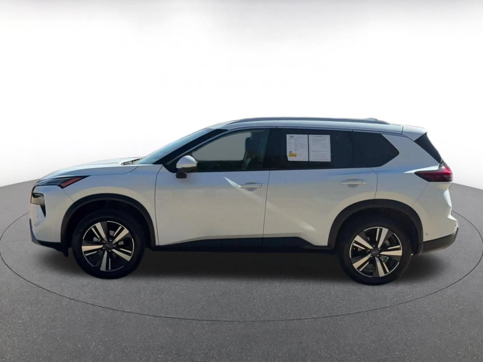 Used 2026 Nissan Rogue SL FWD image 8