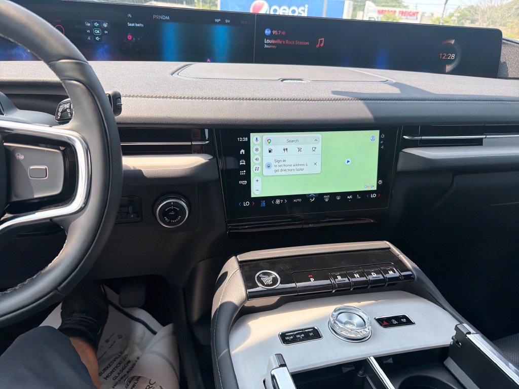 New 2027 Lincoln Navigator Reserve w/ Jet Appearance Package AWD/4WD image 21