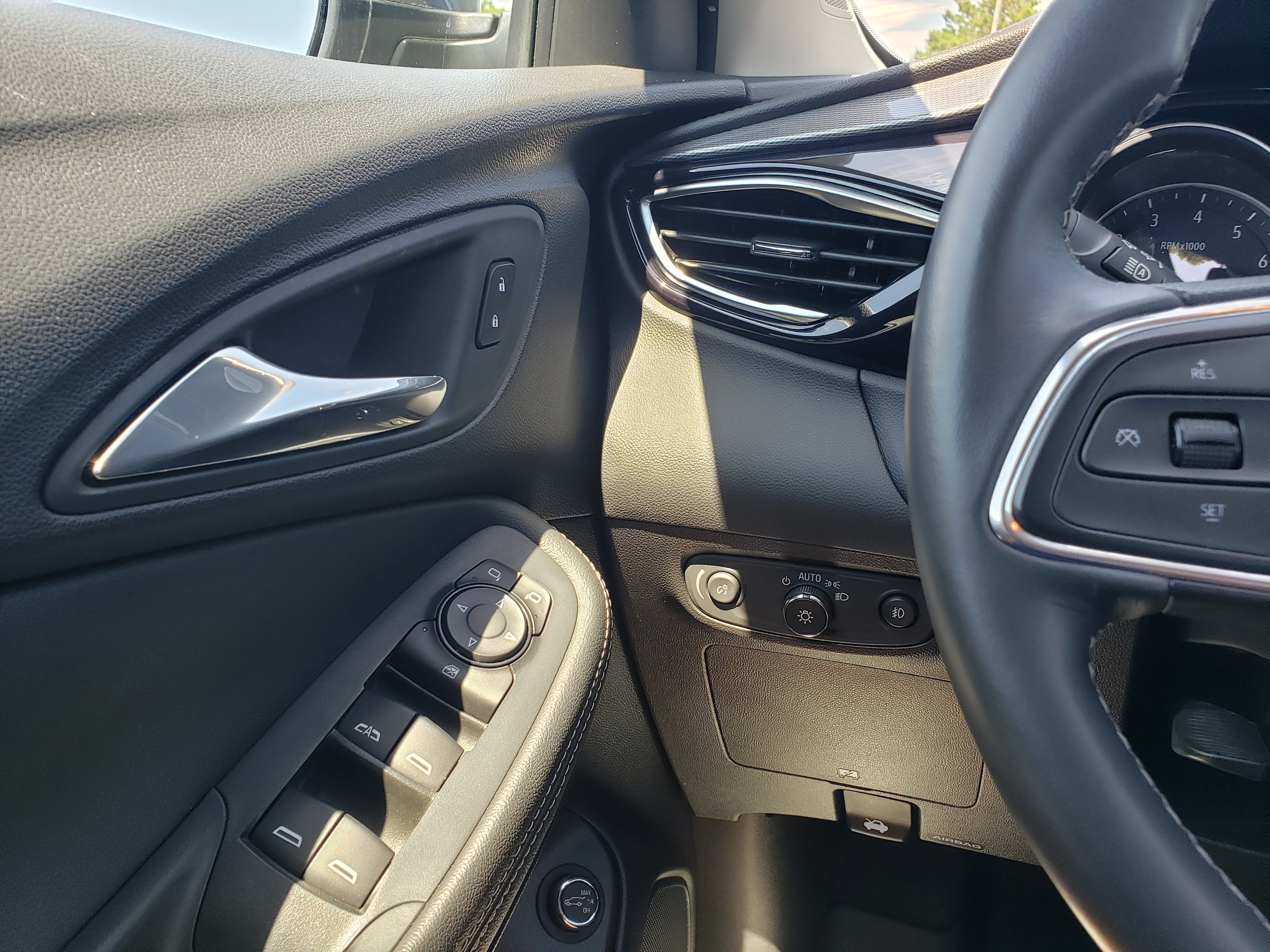 Used 2022 Buick Encore GX Select w/ Sport Touring Package FWD image 14