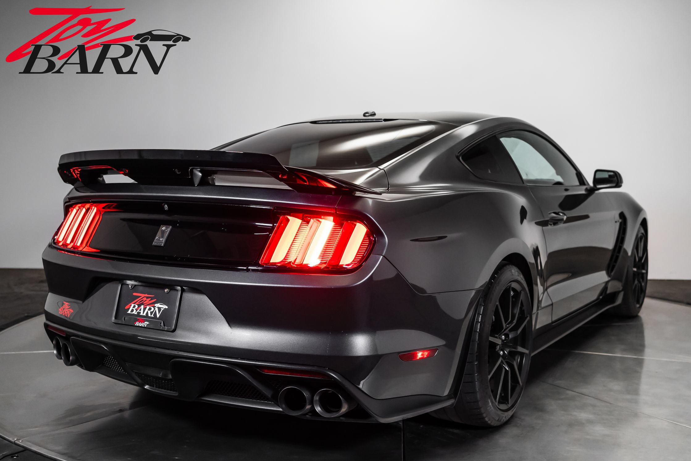 Used 2016 Ford Mustang Shelby GT350 w/ Technology Package RWD image 11