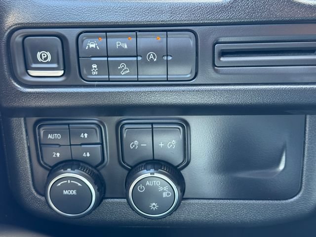 Certified 2024 Chevrolet Suburban Premier AWD/4WD image 26