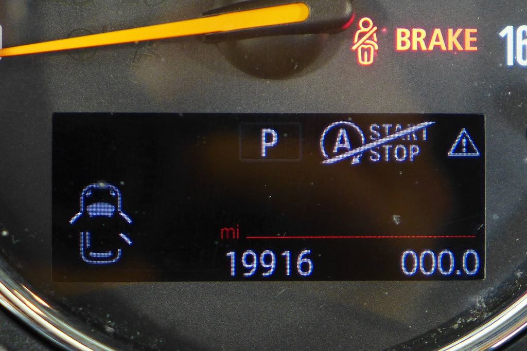 Used 2019 MINI Cooper 4-Door Hardtop image 32