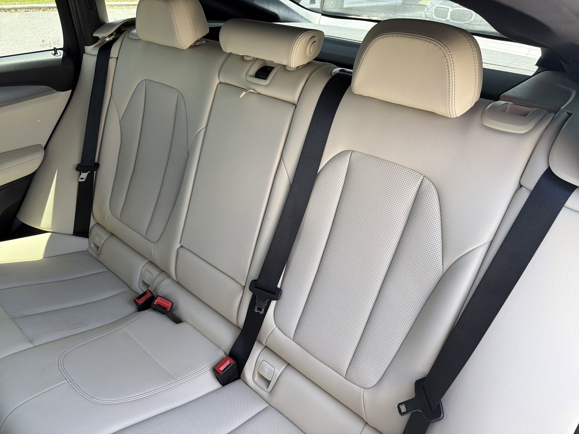 Certified 2025 BMW X4 xDrive30i w/ Premium Package image 19