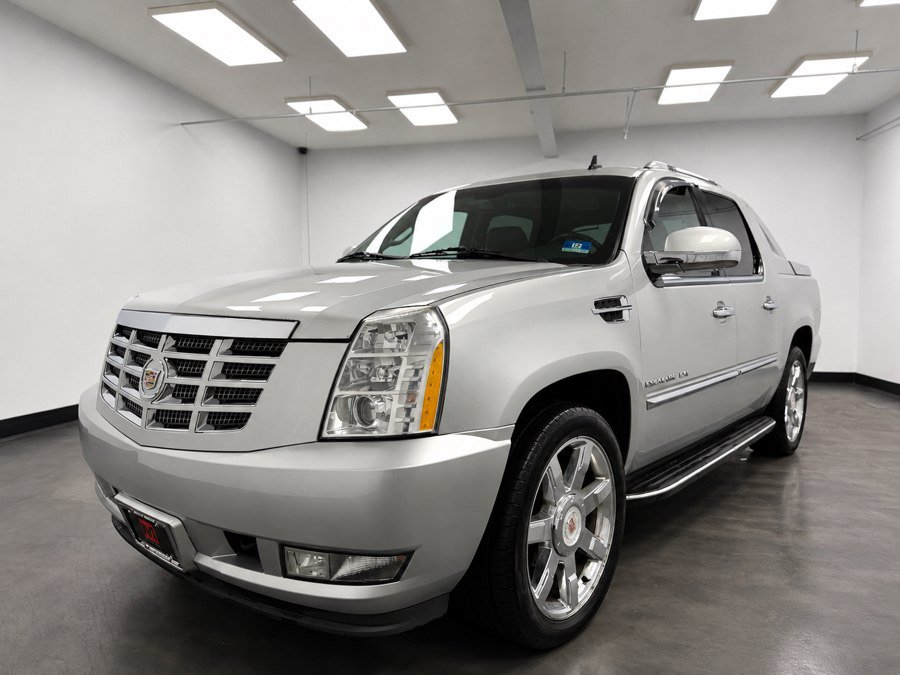 Used 2013 Cadillac Escalade EXT Luxury AWD/4WD image 2
