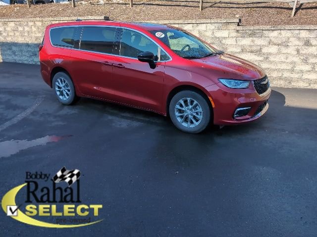 Used 2026 Chrysler Pacifica Select