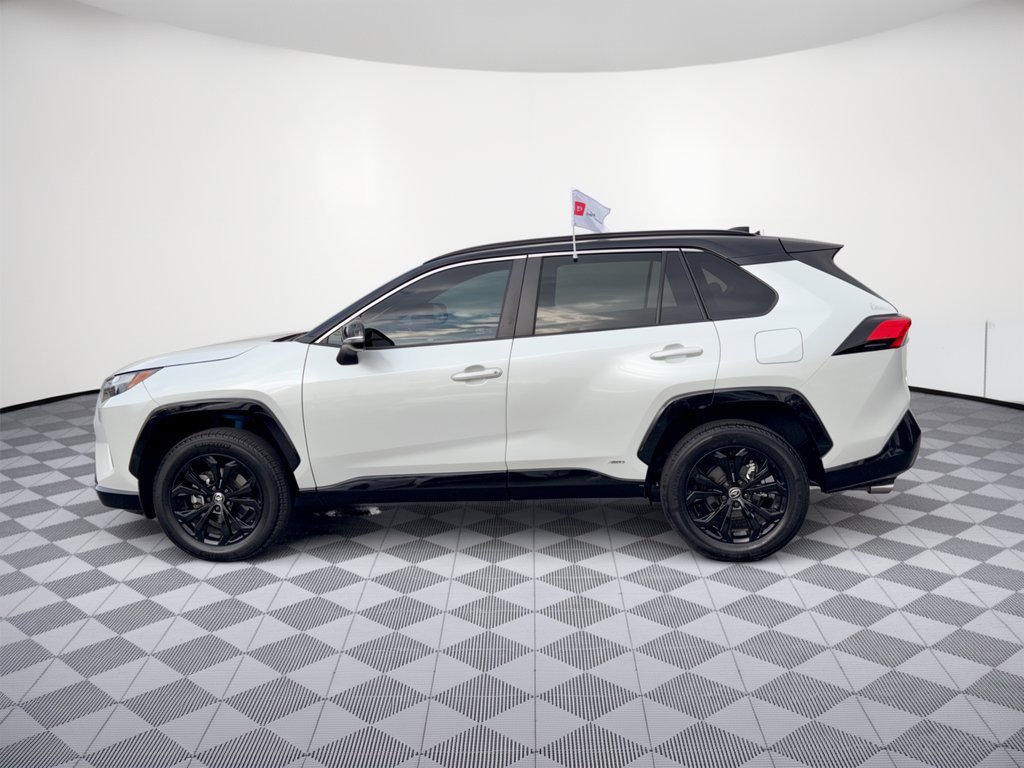 Used 2023 Toyota RAV4 XSE AWD/4WD image 2