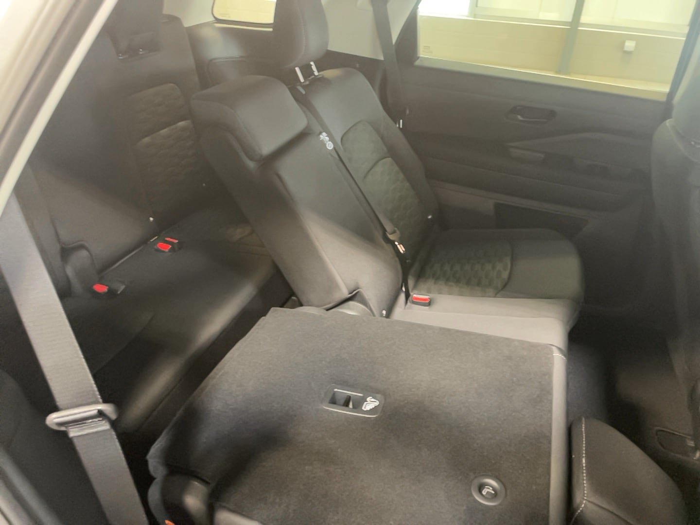 Used 2025 Nissan Pathfinder S AWD/4WD image 23