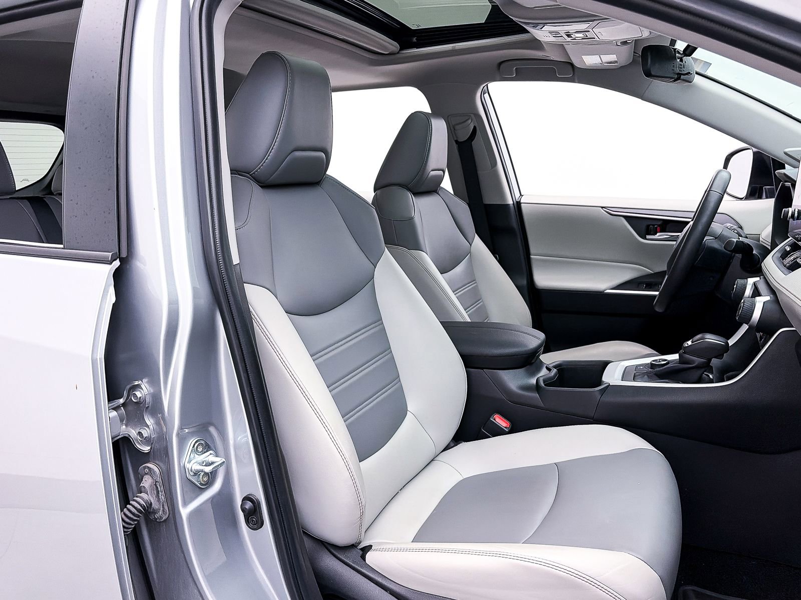 Used 2024 Toyota RAV4 XLE Premium w/ Weather Package image 36