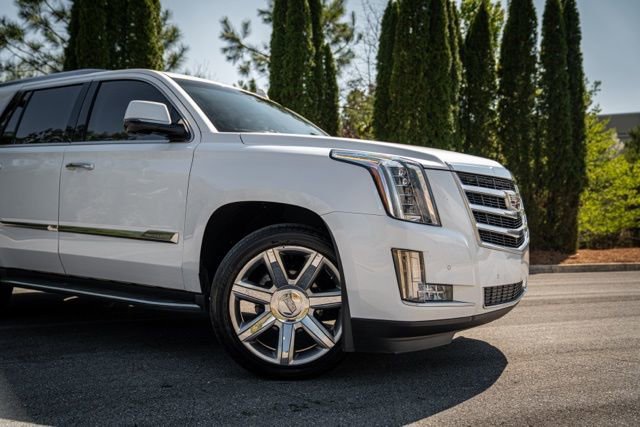 Used 2016 Cadillac Escalade Luxury image 7