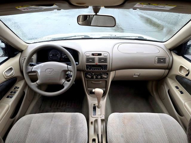 Used 2000 Toyota Corolla CE image 9