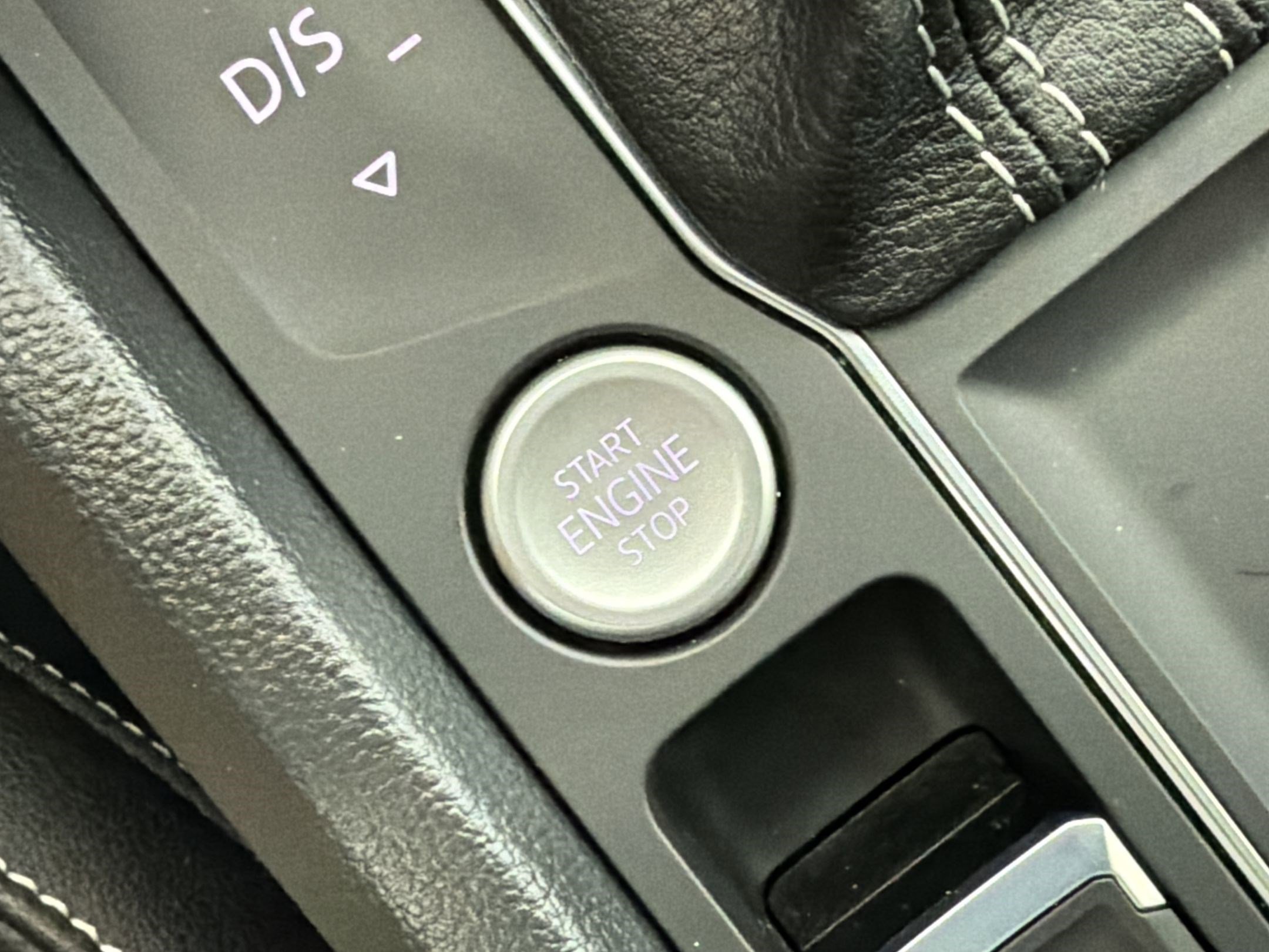 Used 2023 Volkswagen Atlas SE w/ Panoramic Sunroof Package image 27