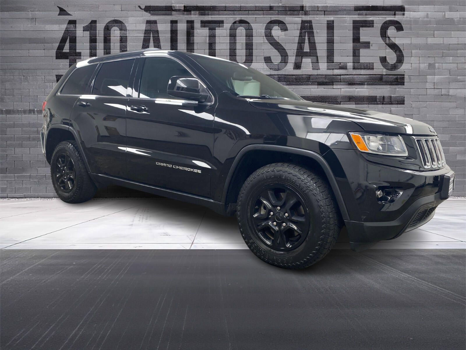 Used 2015 Jeep Grand Cherokee Laredo w/ Quick Order Package 23E