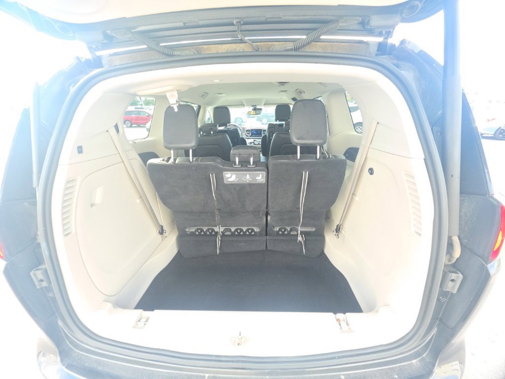 Used 2017 Chrysler Pacifica Touring-L Plus w/ Advanced Safetytec Group FWD image 30
