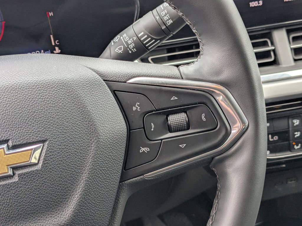 Used 2025 Chevrolet Trax LT w/ LT Convenience Package image 18