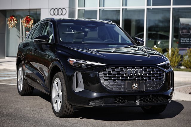 New 2025 Audi Q5 Premium Plus image 2